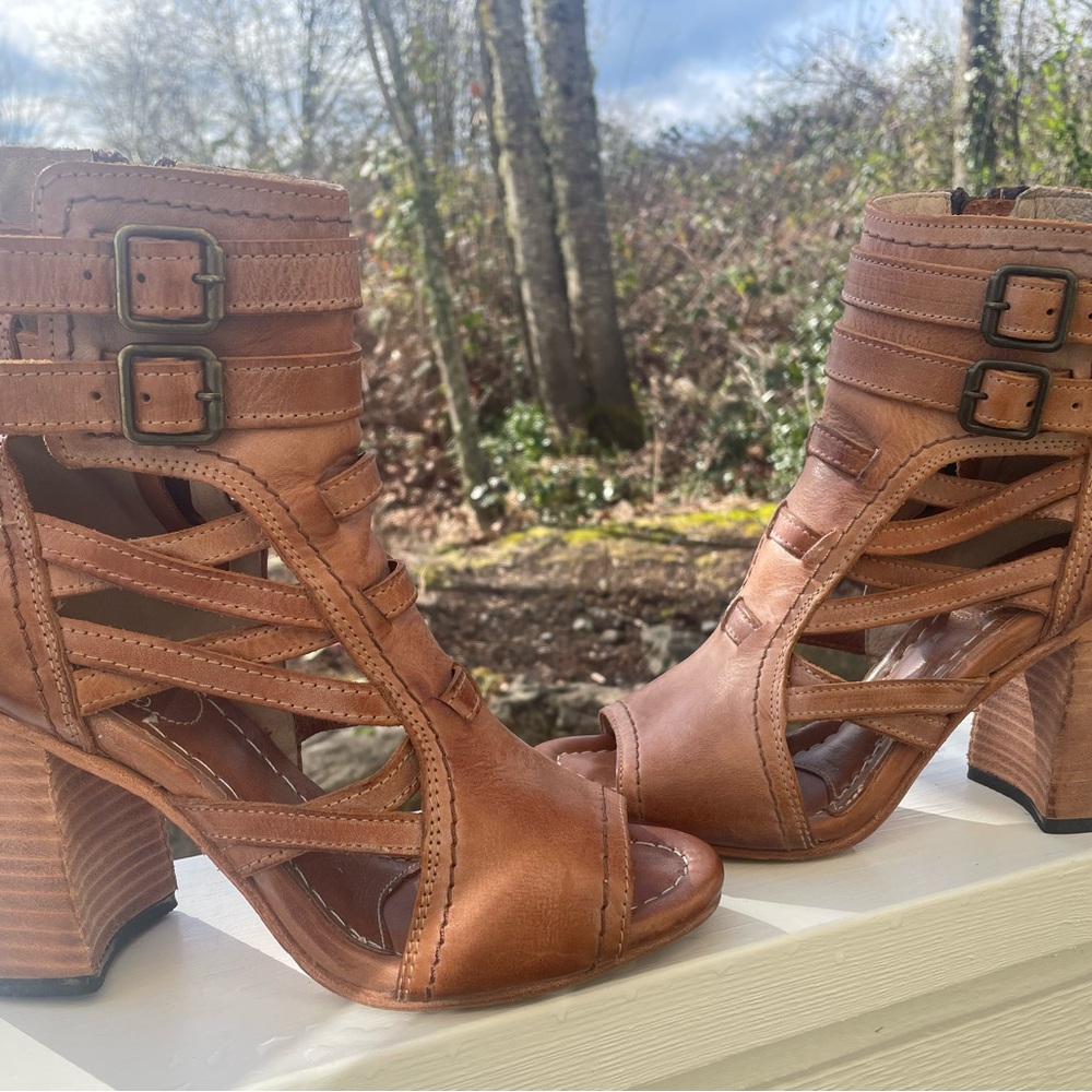 Women's Tan Cutout Block Heel Sandals - Picture 2 of 9